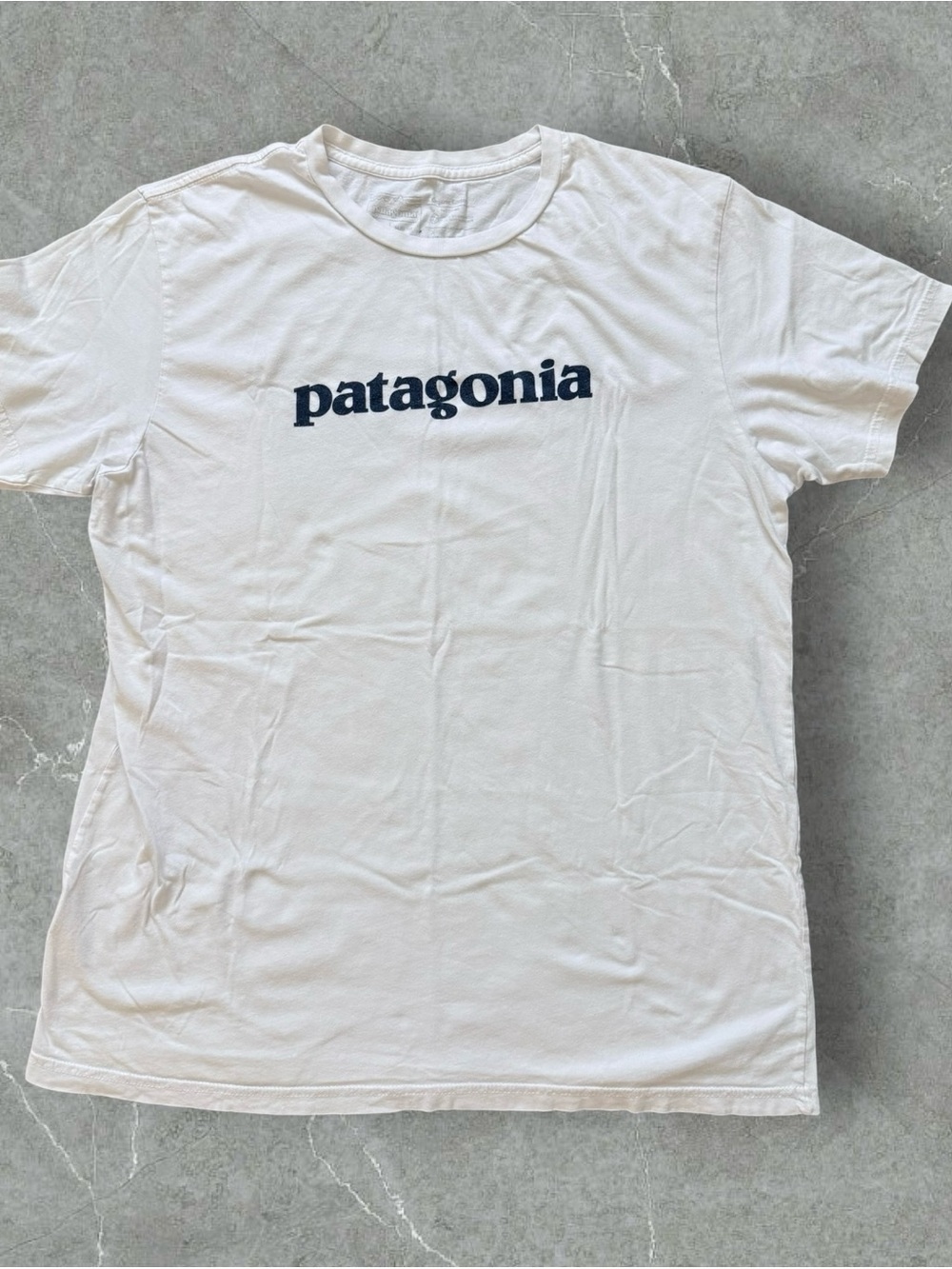 Patagonia Mens Large White Logo Graphic T Shirt Organic Cotton Crew Neck